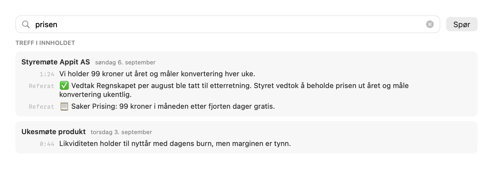 Trefflista mens du skriver: søkefeltet med ordet «prisen» og treff gruppert på to møter, med klokkeslett og linjer merket Referat